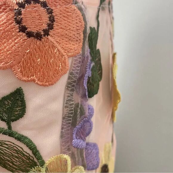 Floral Applique Sleeveless blouse. Embroidered flowers peach pink yellow daisies - Picture 8 of 16